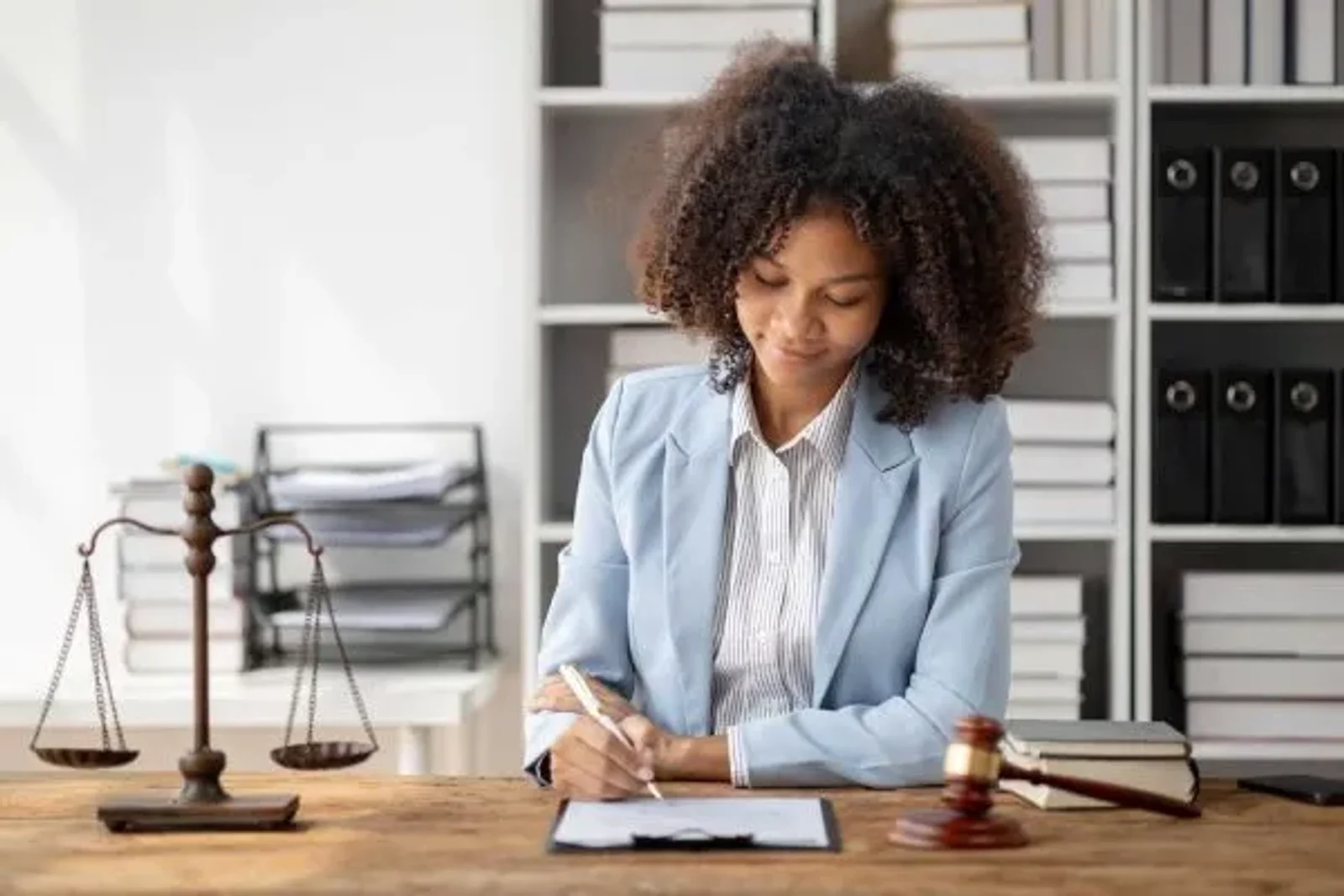 Writing Tips to Give you the Legal Edge – for Law Clerks and Paralegals