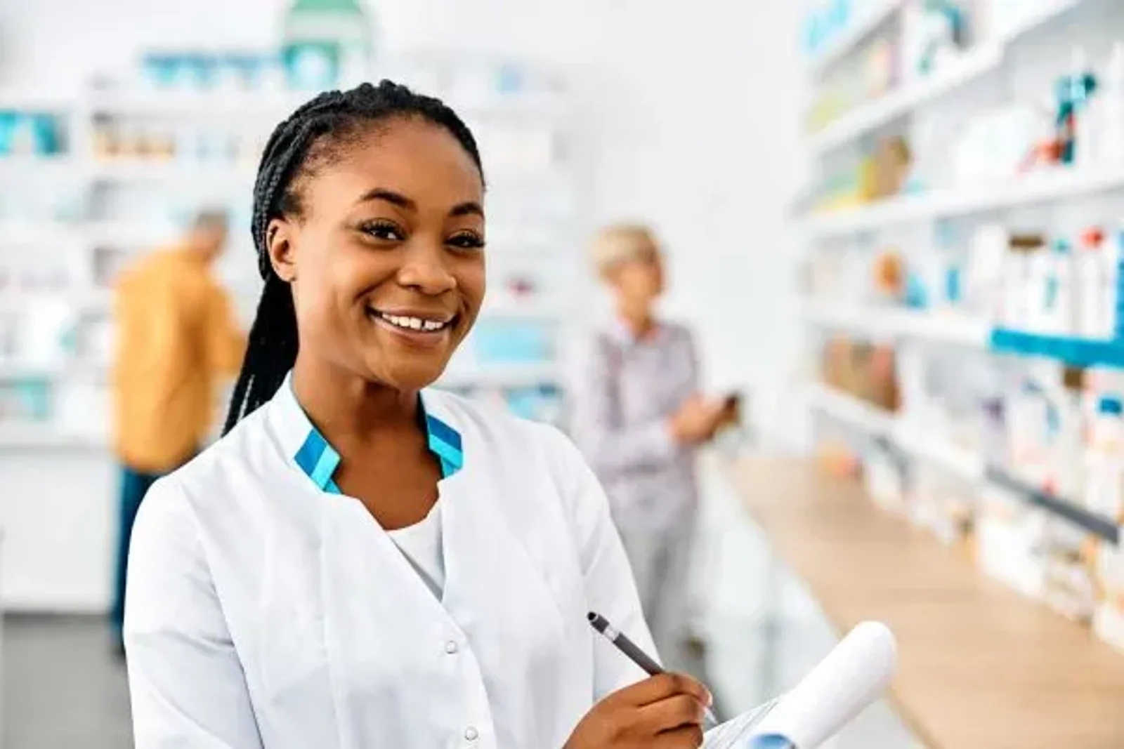 7 Skills to Master for Success as a Pharmacy Assistant