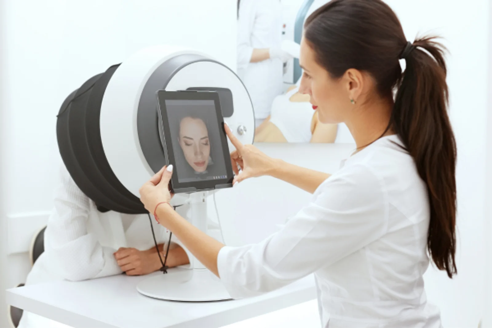 Future of Medical Esthetics: AI and Tech in Skincare